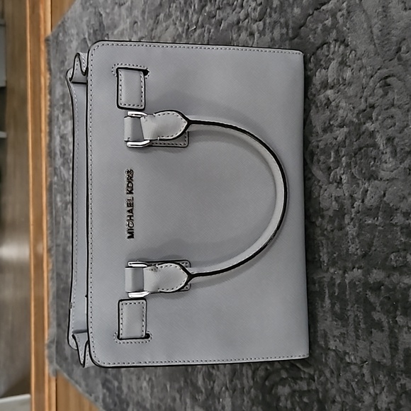 Michael Kors gray purse - Picture 2 of 15